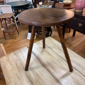 #KN817 Rare English Walnut Cricket Table, 18th C