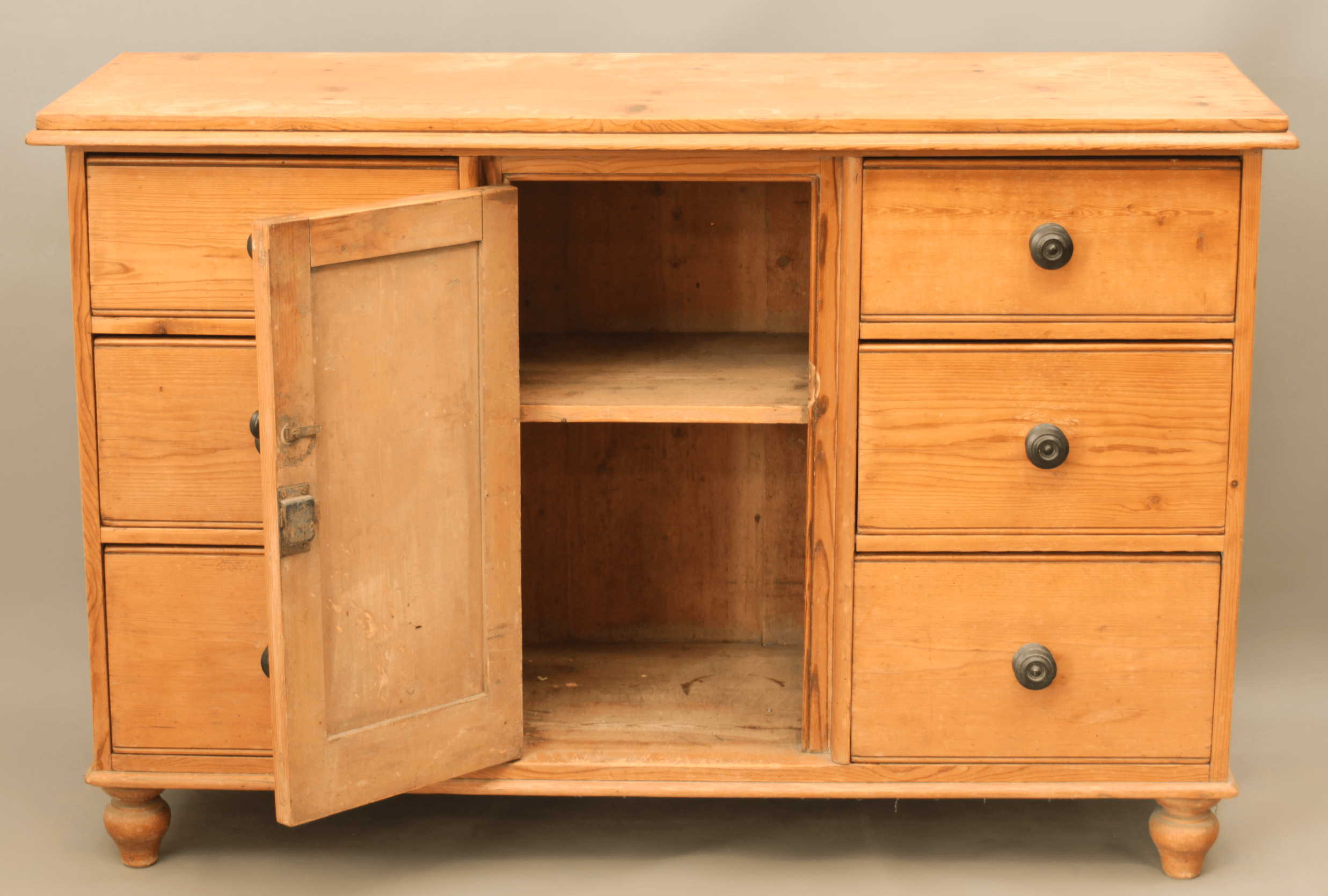 KN6 - 31 English Pine Dresser Base - Image 2